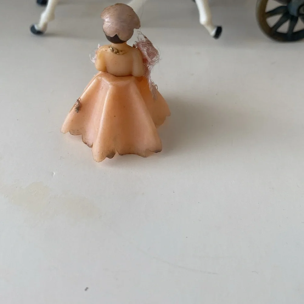 Vintage Wilton Cinderella Carriage Wedding Cake Topper with Bride and Groom